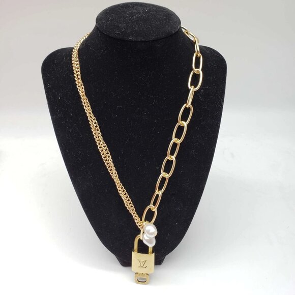 Authentic Louis Vuitton Lock & Key with Unbranded Gold Plated Chain Necklace - Picture 1 of 7